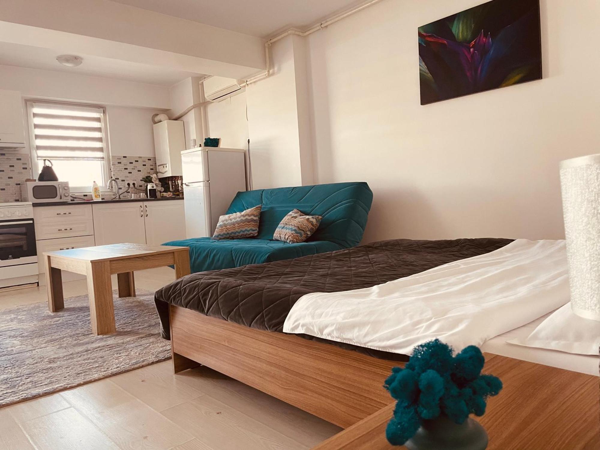 Airplane Plaza Apartment โอโตเปนี ภายนอก รูปภาพ